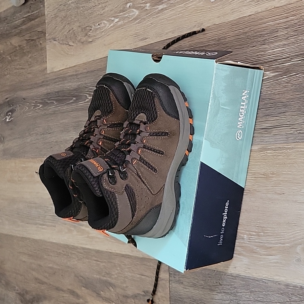 Magellan Kids Hiking boots